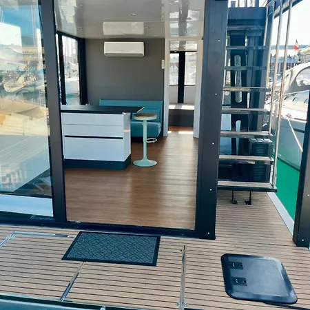 Botel Houseboat - Maggiore Con Jacuzzi *