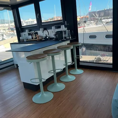 Houseboat - Maggiore Con Jacuzzi Botel