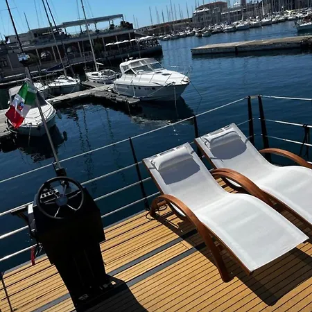 Houseboat - Maggiore Con Jacuzzi Botel Dormelletto